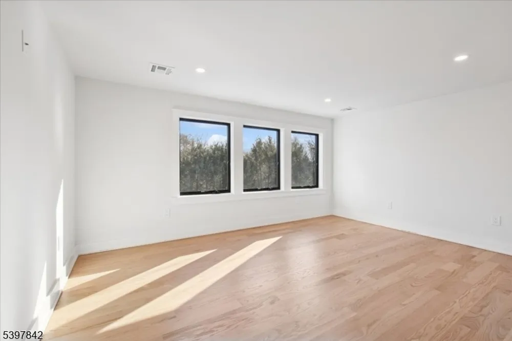 32 Felch Rd, Florham Park, NJ 07932