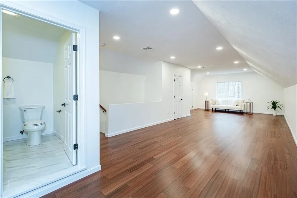 16 Shipley Cir, Westford, MA 01886