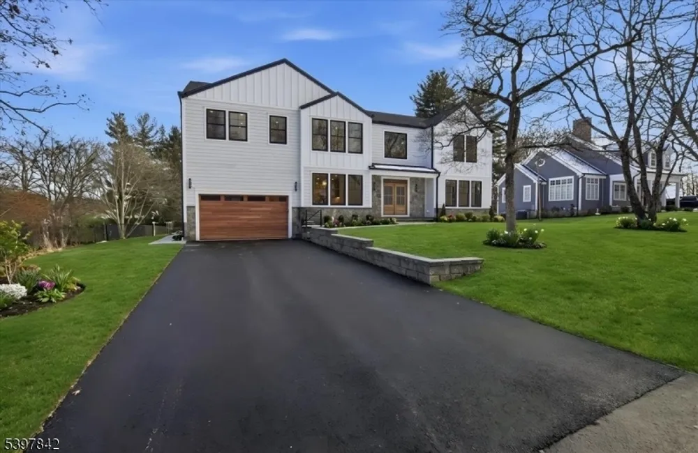 32 Felch Rd, Florham Park, NJ 07932