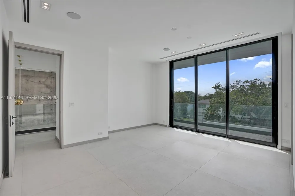 1379 NE 104th St, Miami Shores, FL 33138