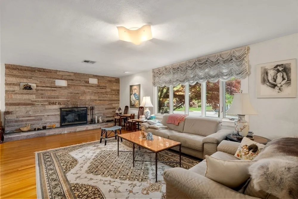 58 Donna Rd, Newton, MA 02459