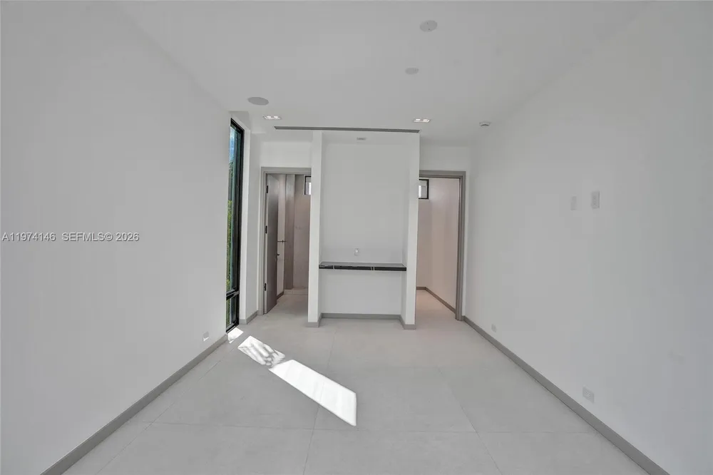 1379 NE 104th St, Miami Shores, FL 33138