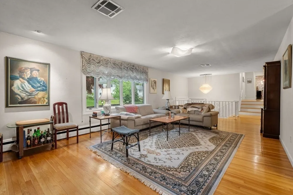 58 Donna Rd, Newton, MA 02459