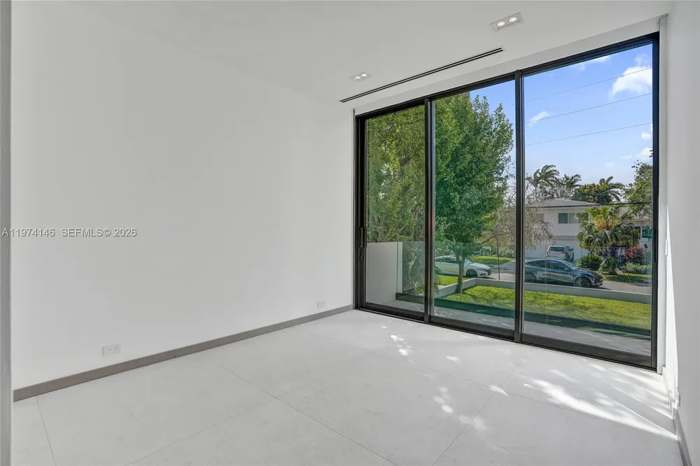 1379 NE 104th St, Miami Shores, FL 33138
