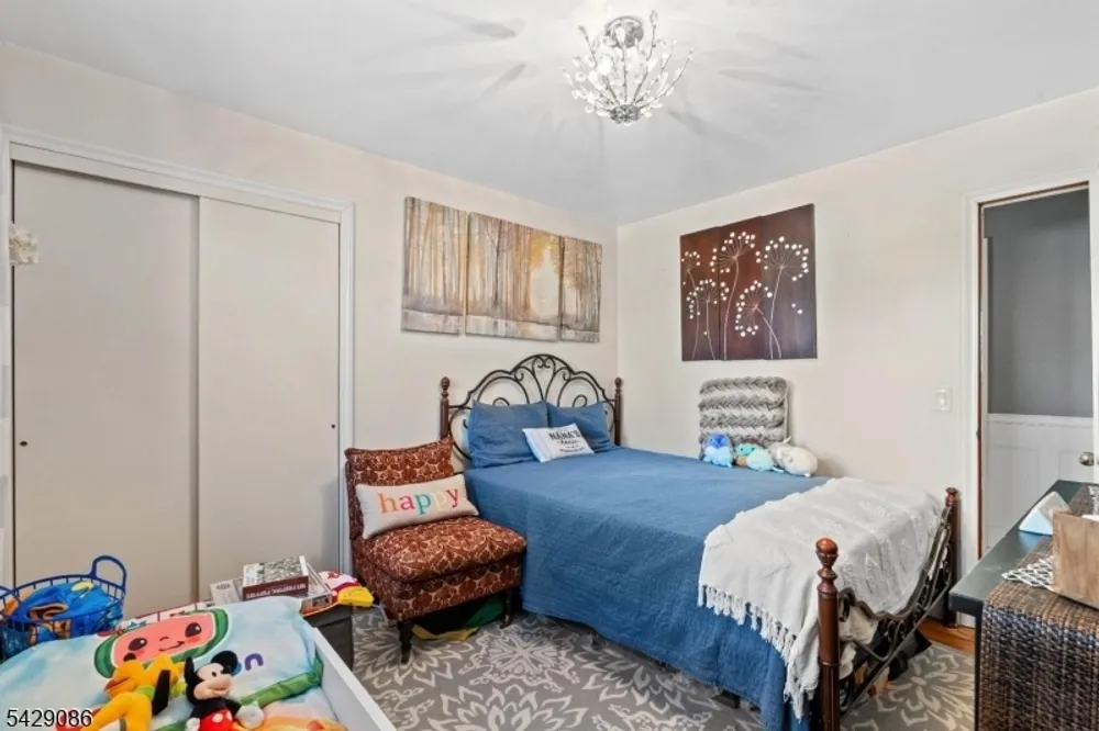 65 Miller Ave, Elmwood Park, NJ 07407