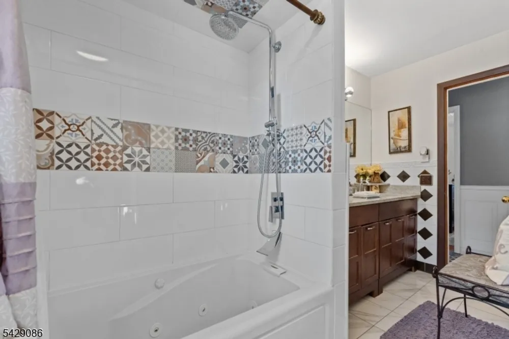 65 Miller Ave, Elmwood Park, NJ 07407