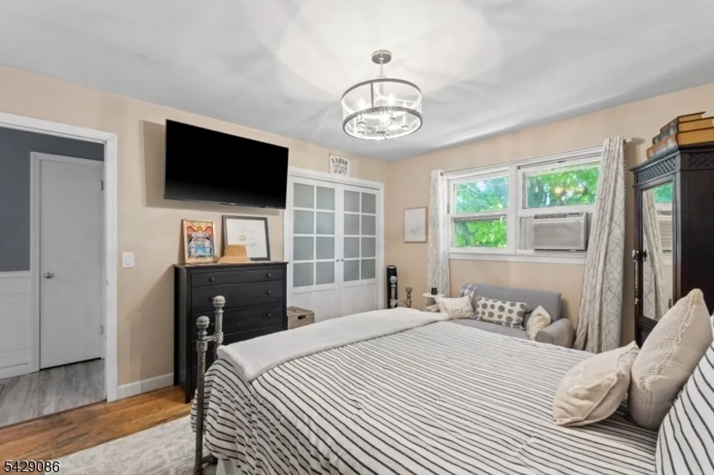 65 Miller Ave, Elmwood Park, NJ 07407