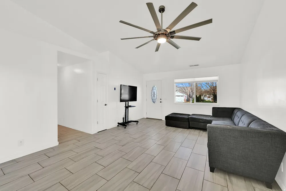 1466 N Lewis Peak Dr, Ogden, UT 84404