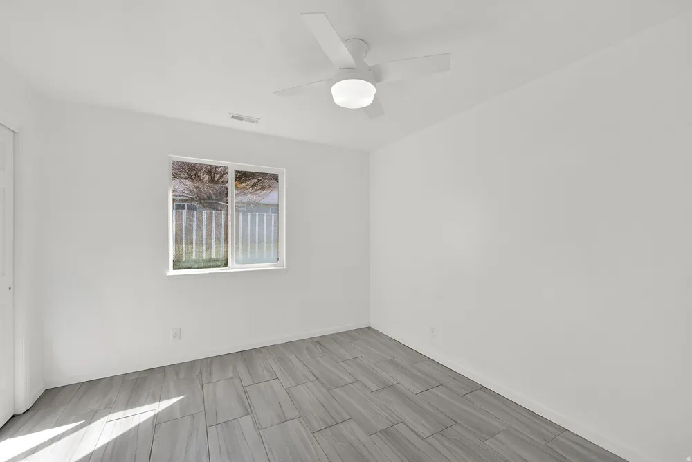 1466 N Lewis Peak Dr, Ogden, UT 84404