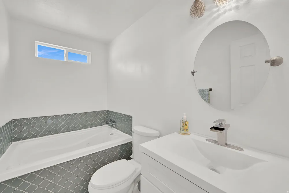 1466 N Lewis Peak Dr, Ogden, UT 84404