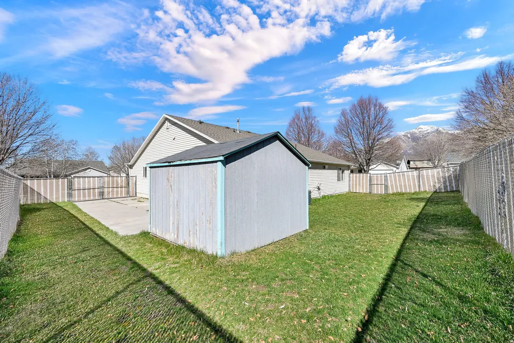 1466 N Lewis Peak Dr, Ogden, UT 84404