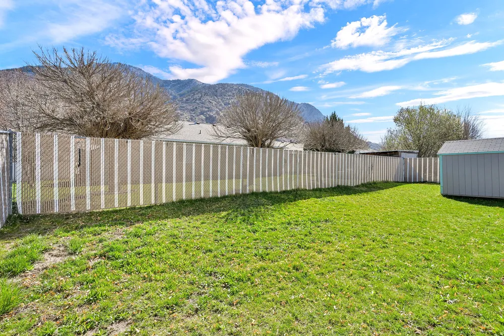 1466 N Lewis Peak Dr, Ogden, UT 84404