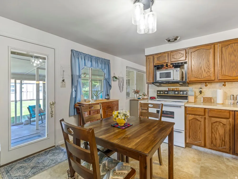 1502 N 475 W, Sunset, UT 84015