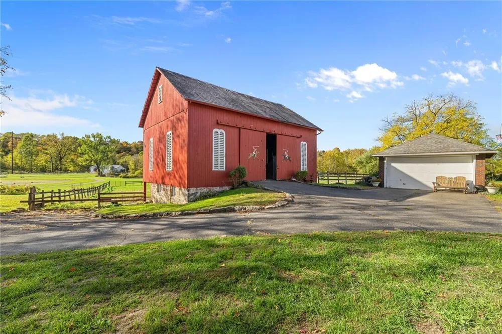 3475 Darlington Rd, Darlington, PA 16115