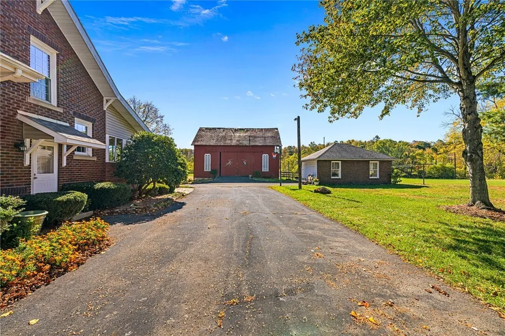 3475 Darlington Rd, Darlington, PA 16115