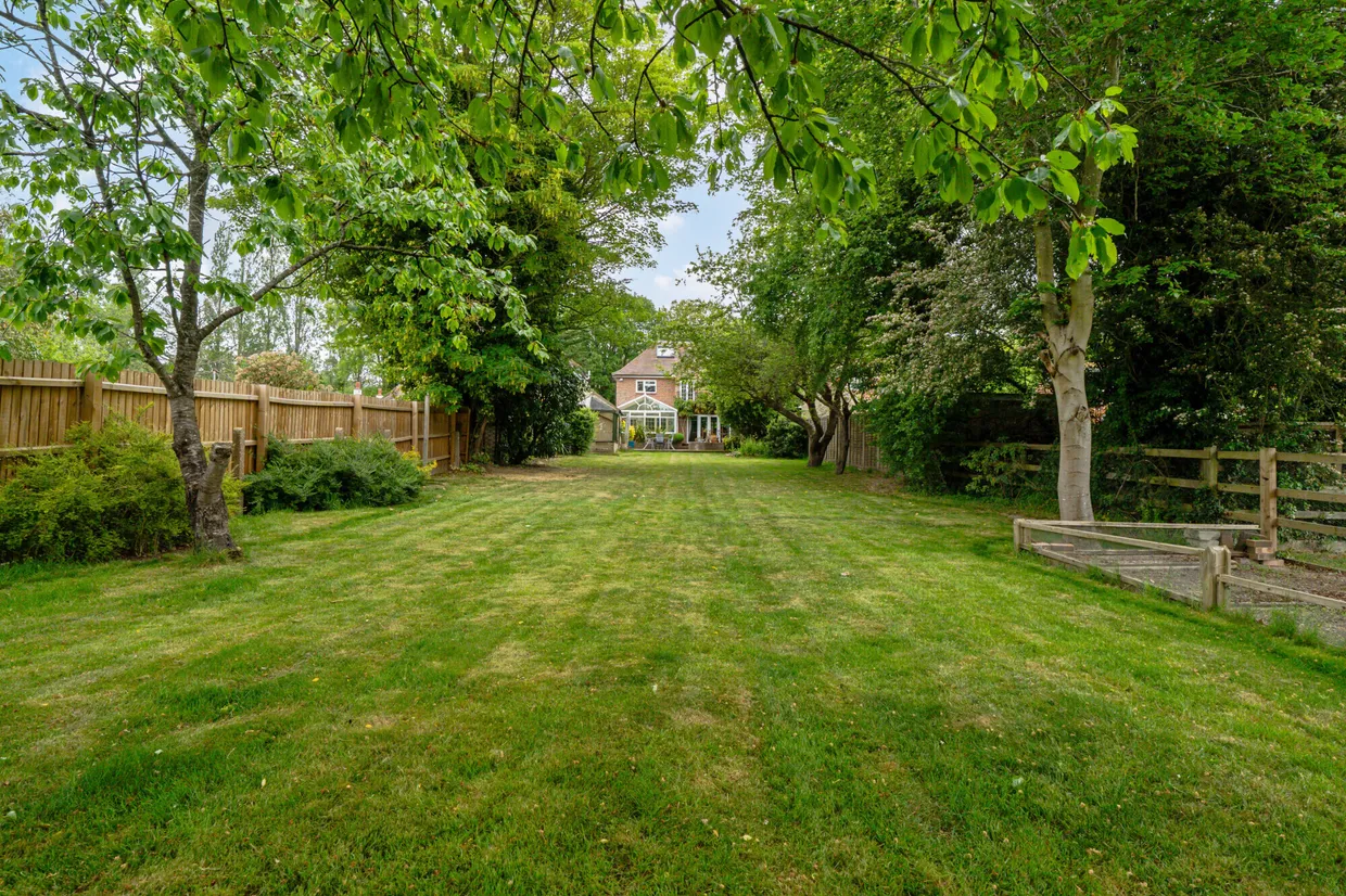 Rowley Lane, Slough, SL3 photo 3