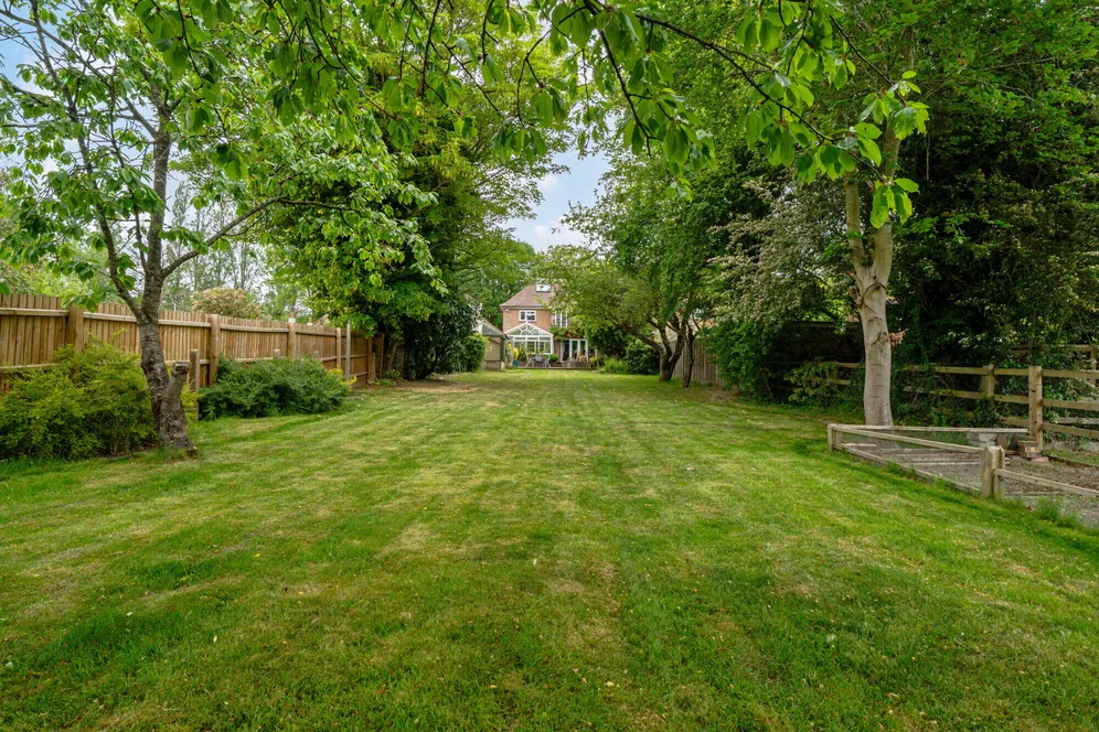 Rowley Lane, Slough, SL3 photo 3