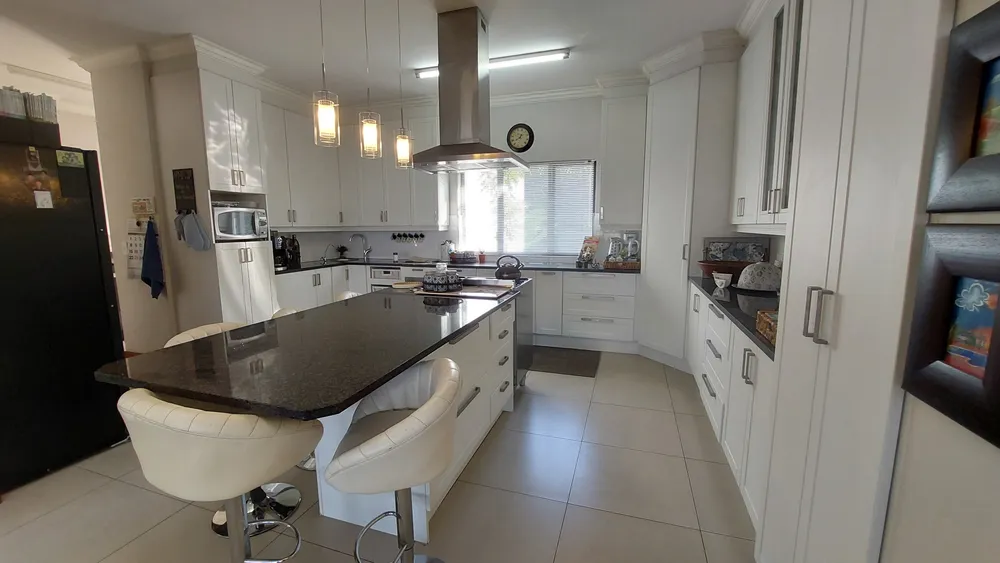 South Africa, North West, Magalies Golf Estate, Magalies River Club Street, 14