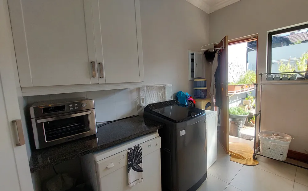 South Africa, North West, Magalies Golf Estate, Magalies River Club Street, 14