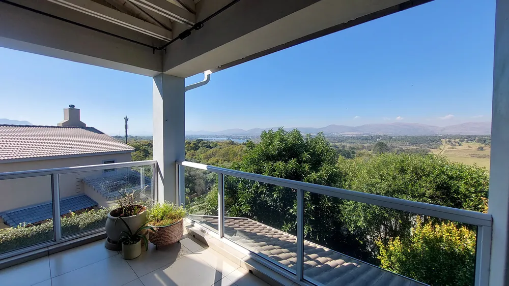 South Africa, North West, Magalies Golf Estate, Magalies River Club Street, 14