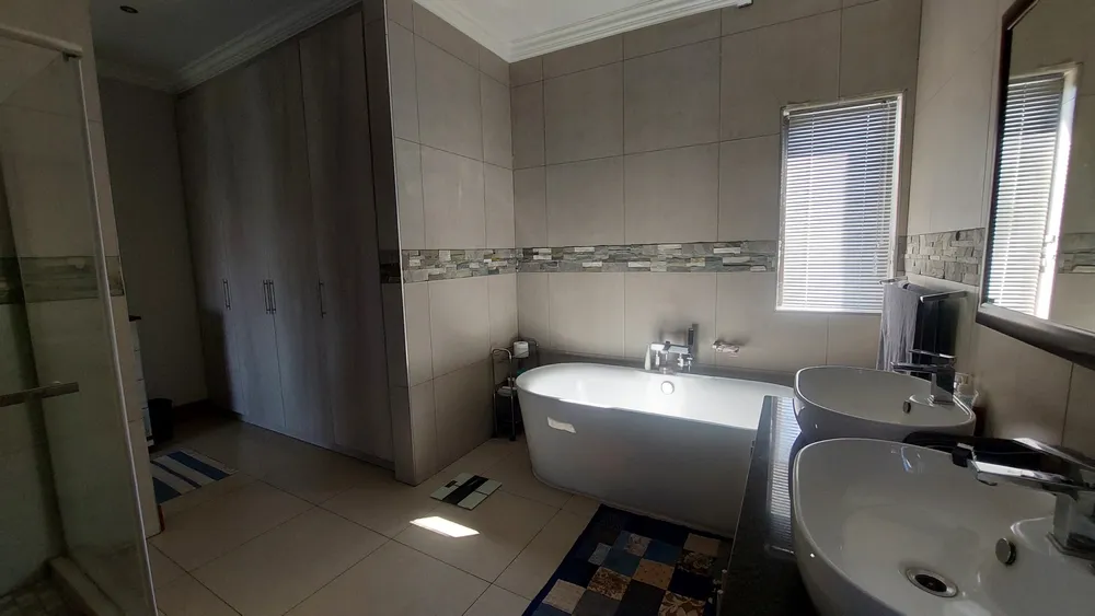 South Africa, North West, Magalies Golf Estate, Magalies River Club Street, 14