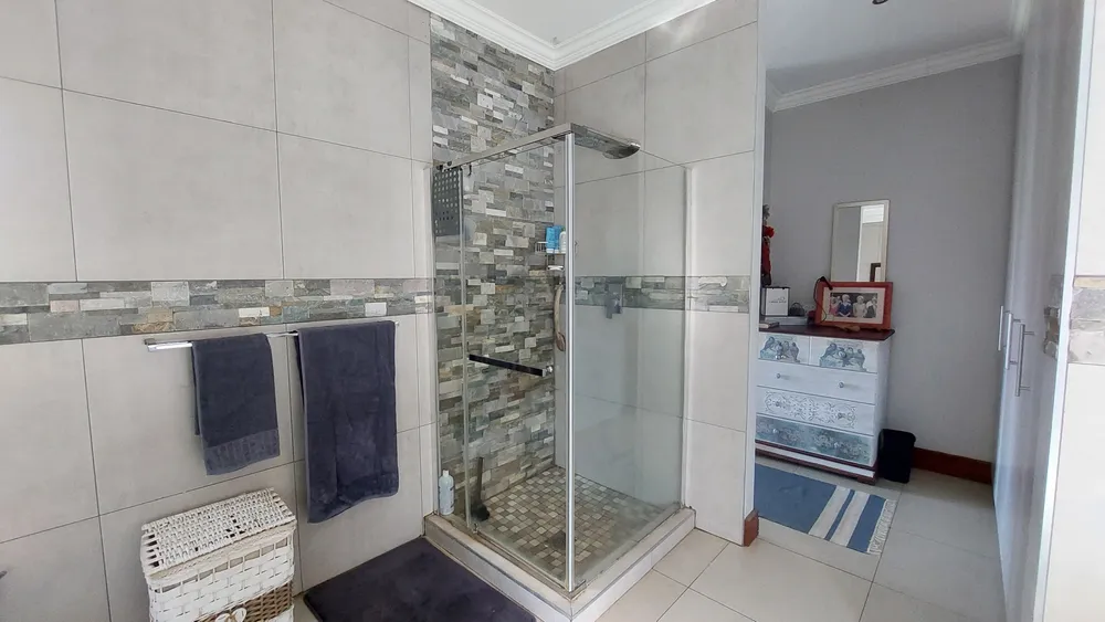 South Africa, North West, Magalies Golf Estate, Magalies River Club Street, 14