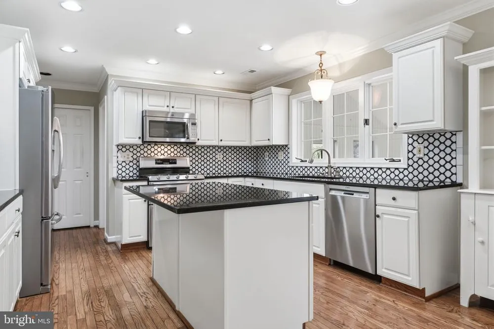 1479 Greenmeadows Rd, Yardley, PA 19067