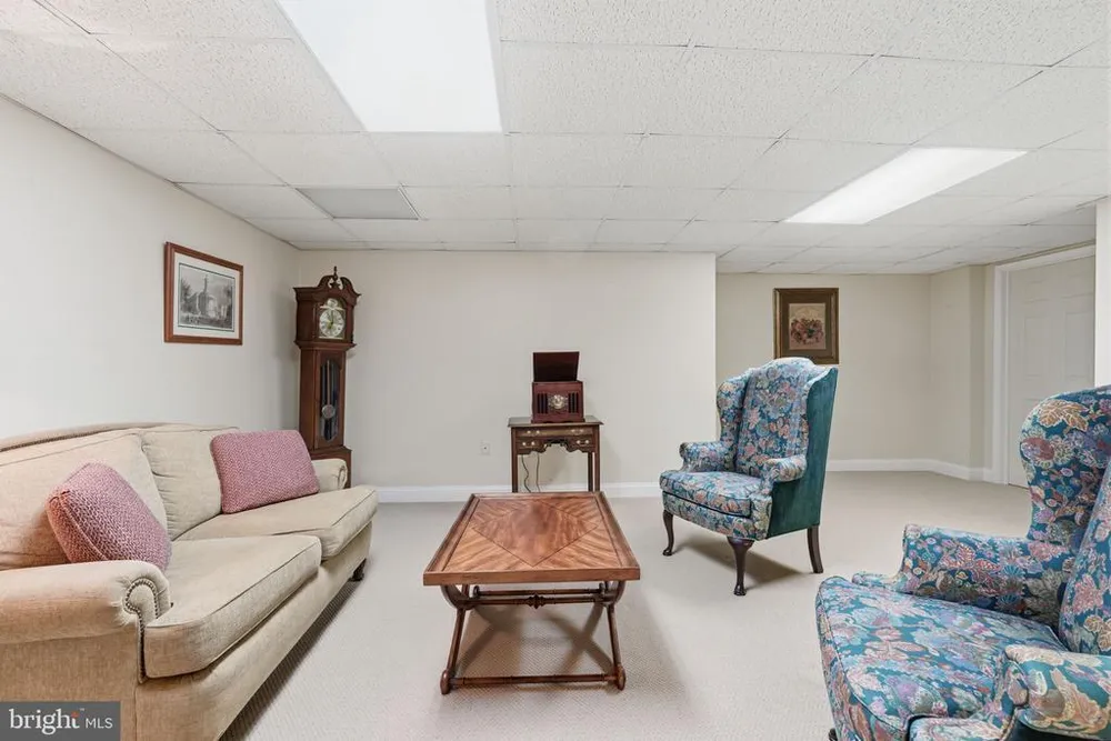 1479 Greenmeadows Rd, Yardley, PA 19067