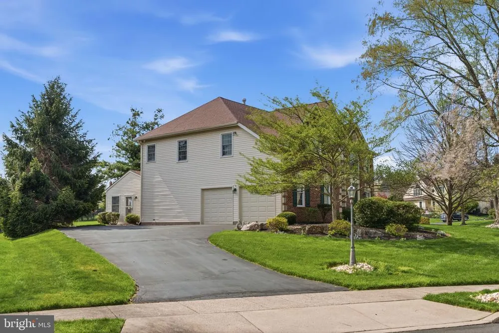 1479 Greenmeadows Rd, Yardley, PA 19067