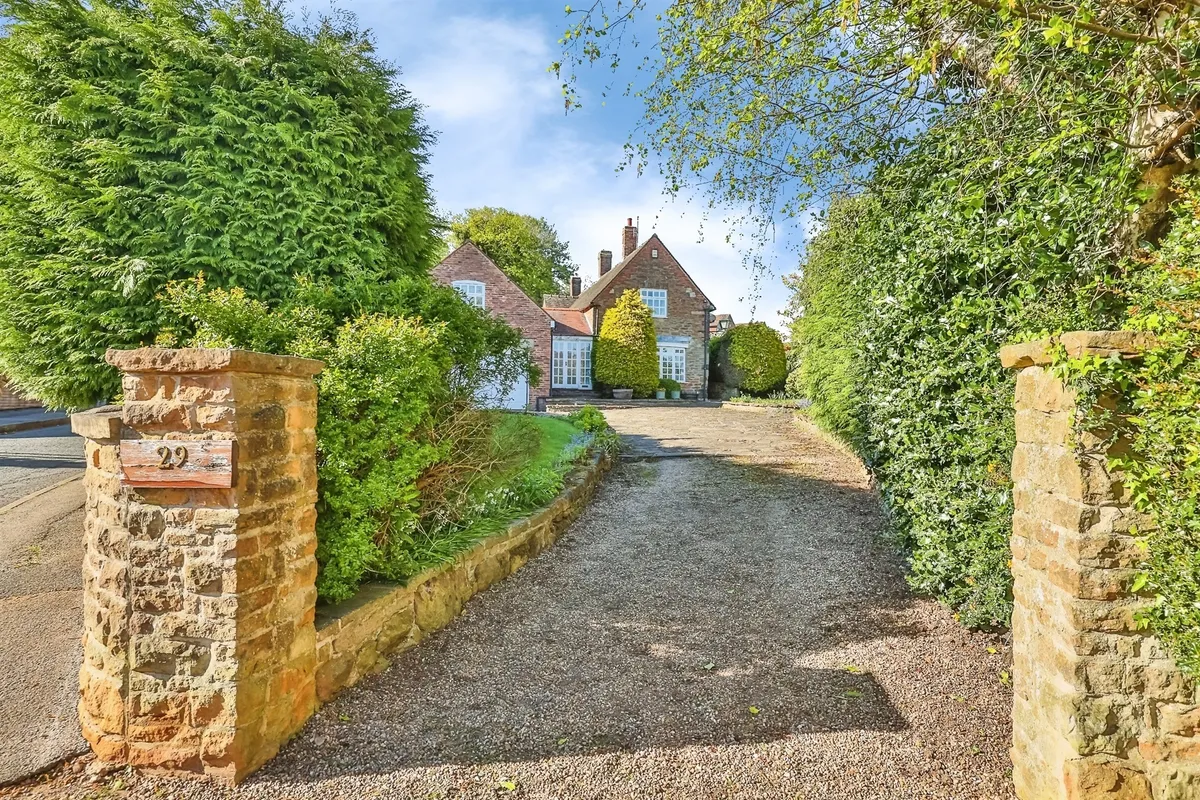 Trough Lane, Watnall, NOTTINGHAM