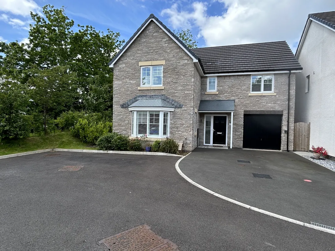 LLYS PENFRO, NEWTON, PORTHCAWL, CF36 5NQ