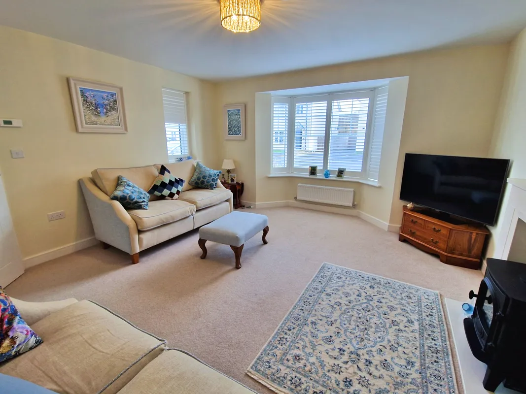 LLYS PENFRO, NEWTON, PORTHCAWL, CF36 5NQ