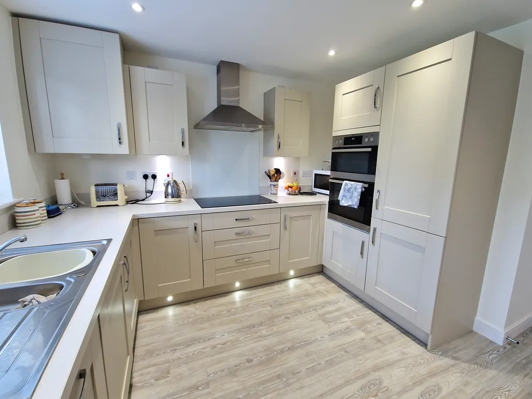 LLYS PENFRO, NEWTON, PORTHCAWL, CF36 5NQ