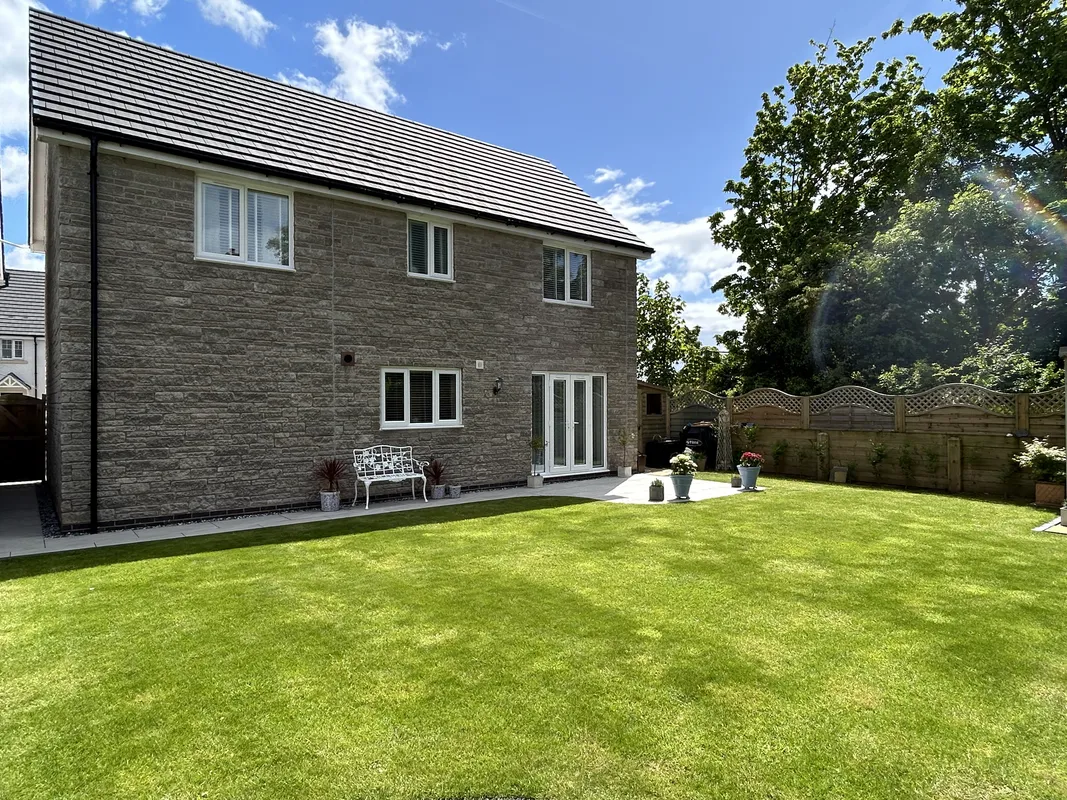 LLYS PENFRO, NEWTON, PORTHCAWL, CF36 5NQ