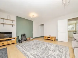 Barhams Way, Wickham Market, Woodbridge thumb 3