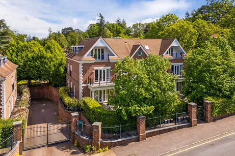 Cross Road, Sunningdale, SL5