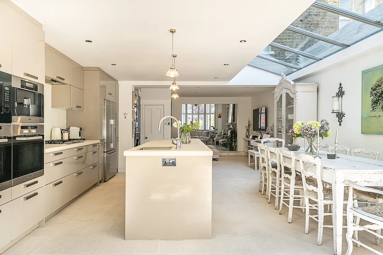 Narbonne Avenue, London, SW4 photo 3