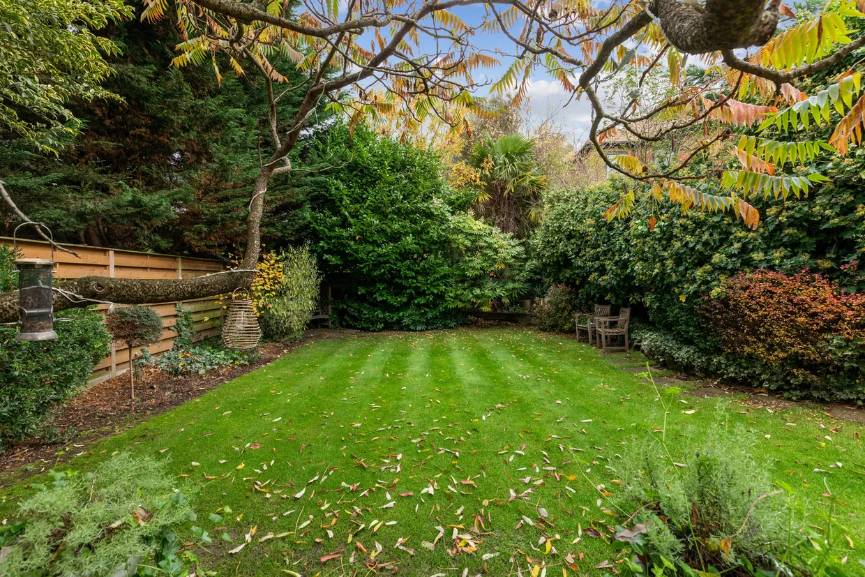 Laurino Place, Bushey, WD23 photo 11