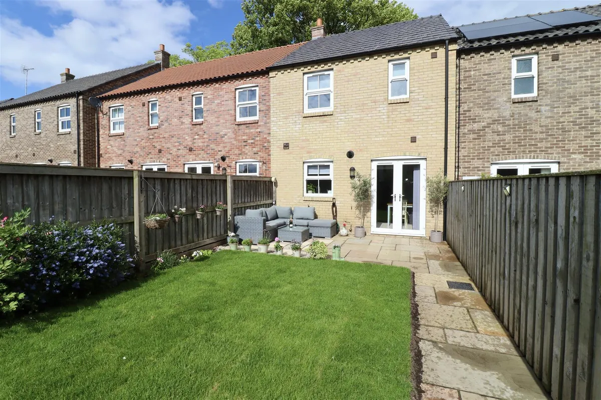 Middleton Gate, Middleton On The Wolds, Driffield