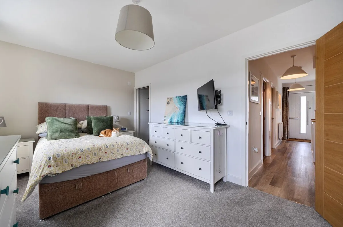 Applegate Way, Kingsbridge
