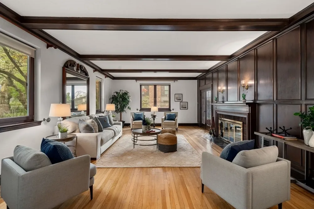 110 Wallis Rd, Brookline, MA 02467