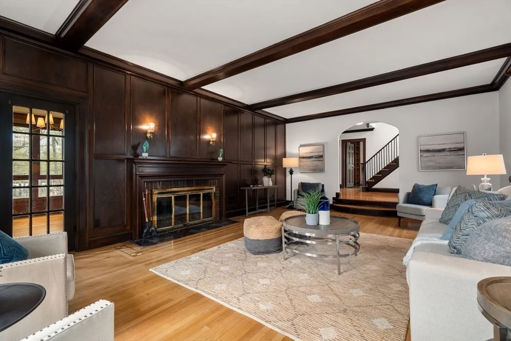 110 Wallis Rd, Brookline, MA 02467