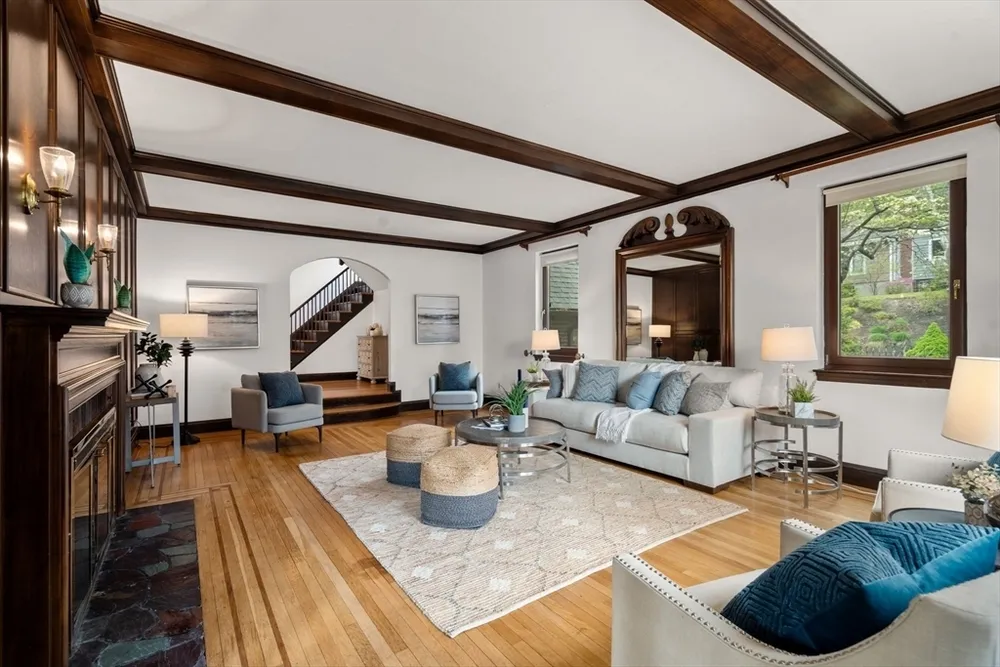 110 Wallis Rd, Brookline, MA 02467
