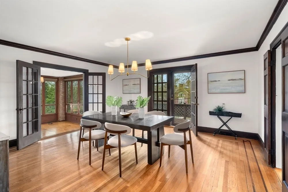 110 Wallis Rd, Brookline, MA 02467