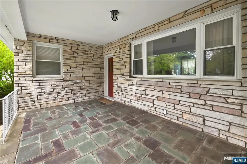 915 E Glen Ave, Bergen, Washington Township, NJ 07676