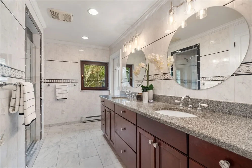 110 Wallis Rd, Brookline, MA 02467
