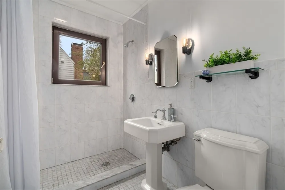 110 Wallis Rd, Brookline, MA 02467