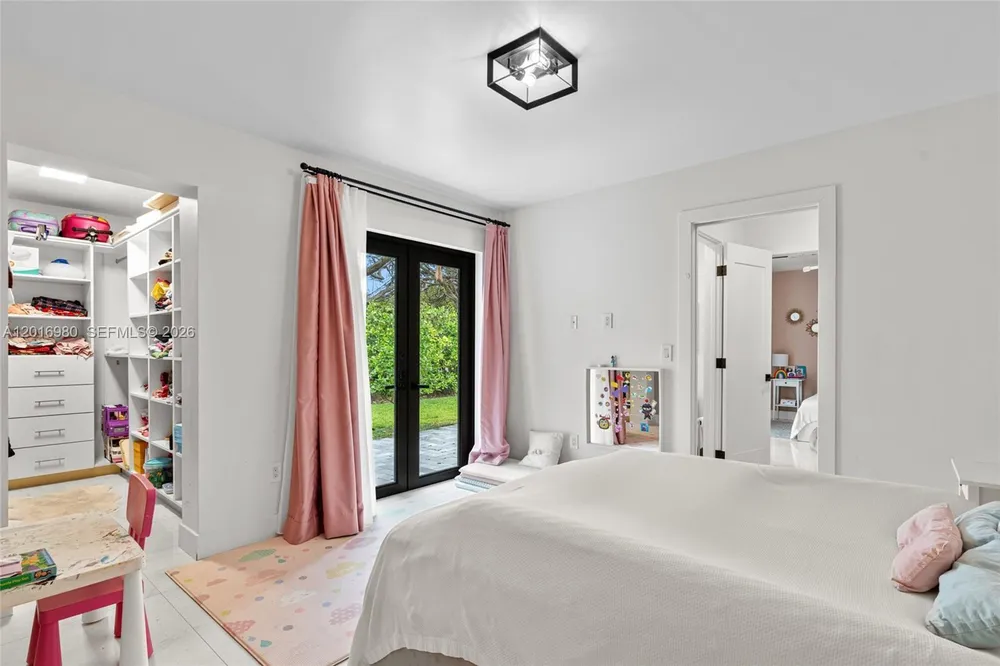 7200 SW 107th Terrace, Pinecrest, FL 33156