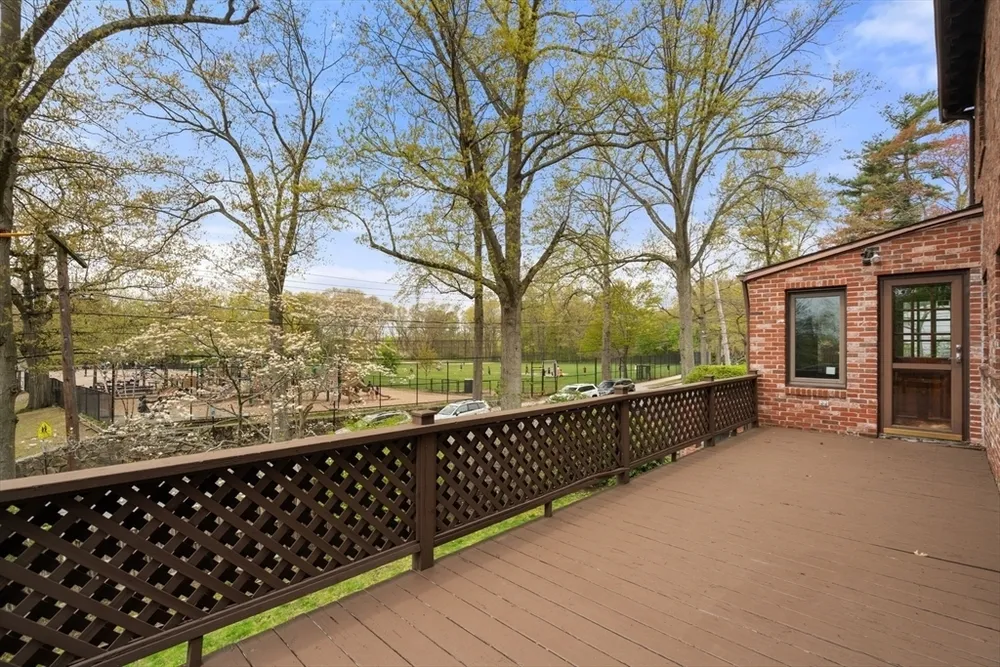 110 Wallis Rd, Brookline, MA 02467