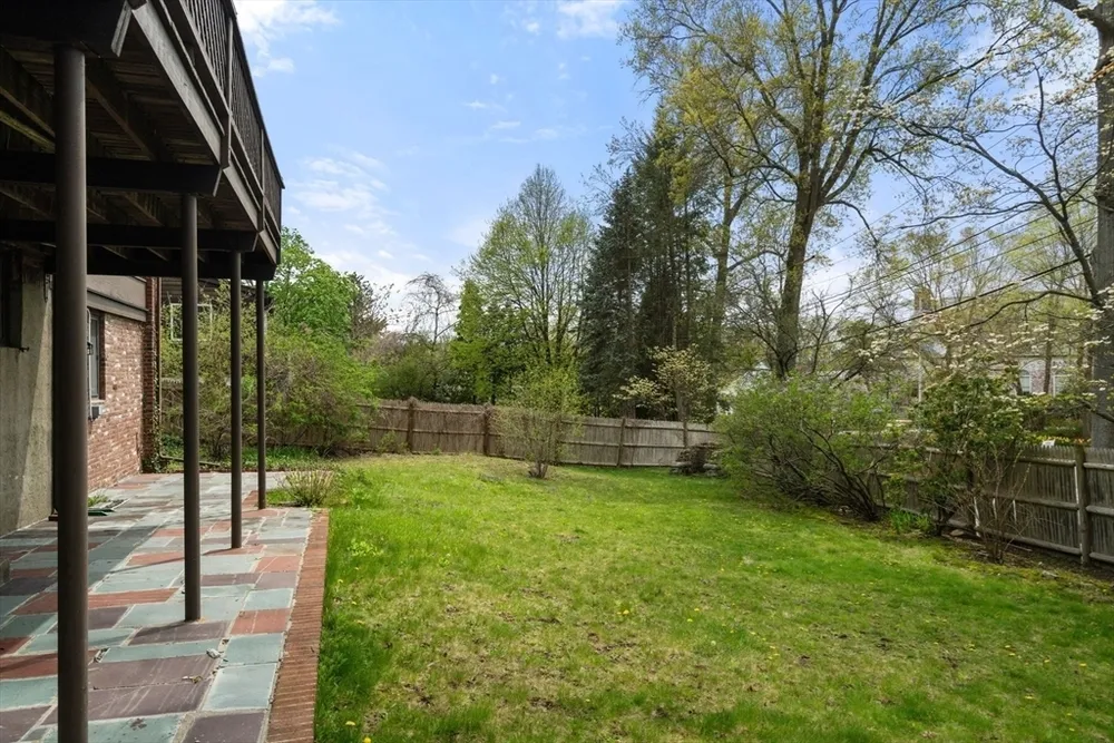110 Wallis Rd, Brookline, MA 02467